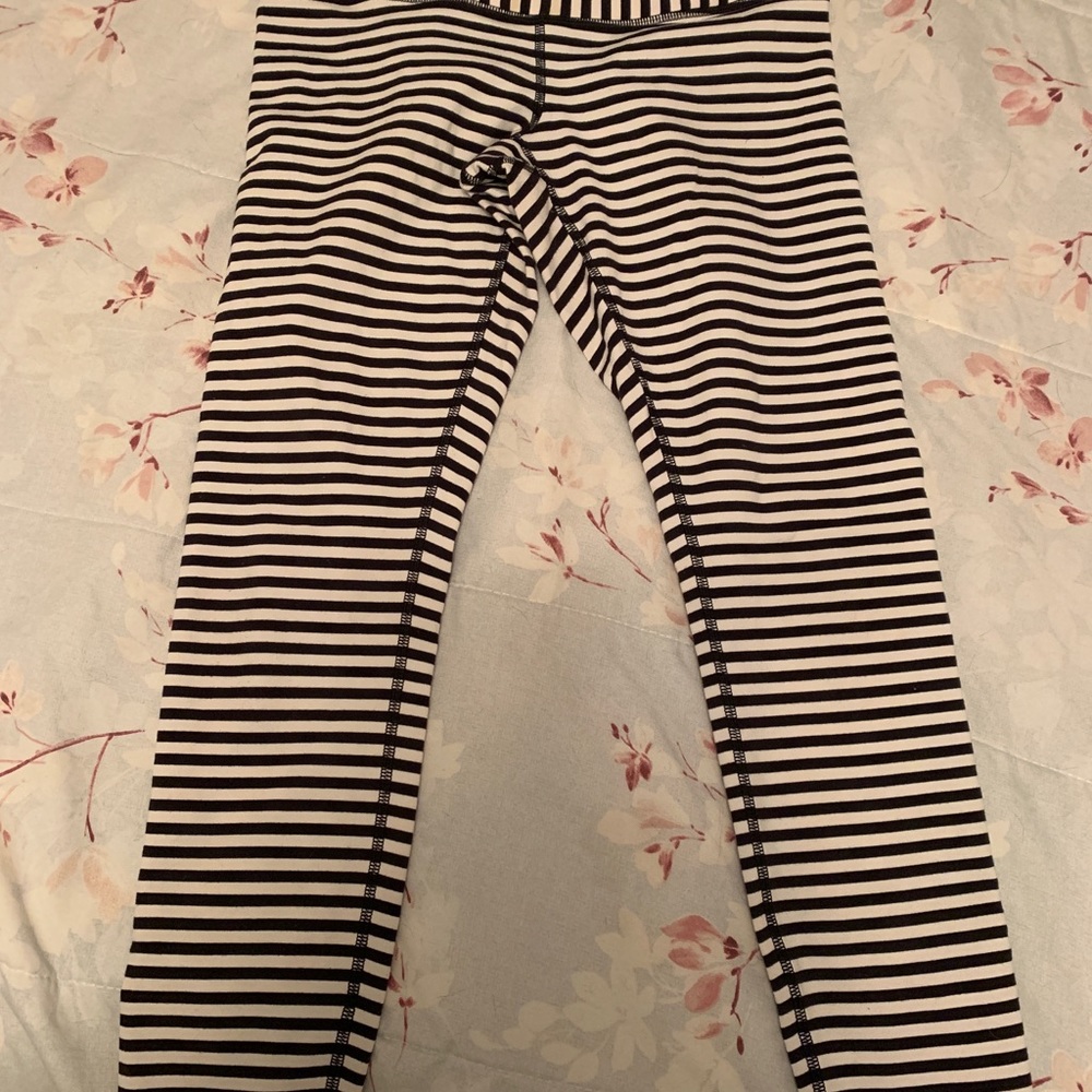 Lululemon Stripe Wunder Unders - Picture 2 of 5
